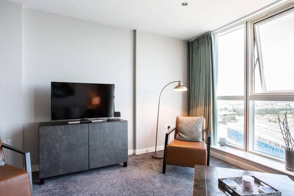 Titanic & City Views, Ultra Luxury City Parking Belfast Exterior photo